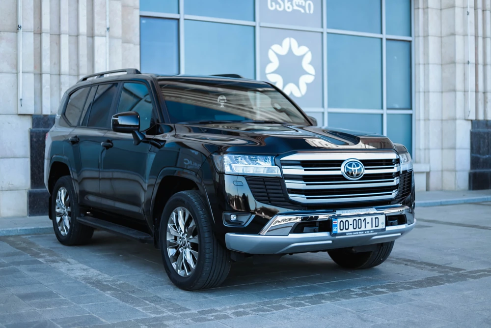 Toyota Land Cruiser 300 2022-4