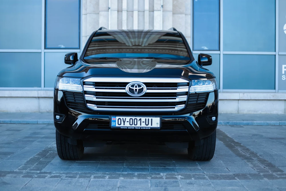Toyota Land Cruiser 300 2022-4