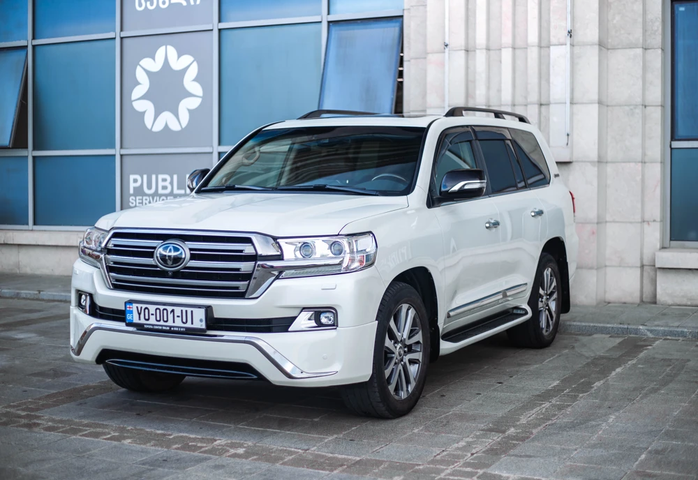 Toyota Land Cruiser 200 2018-5