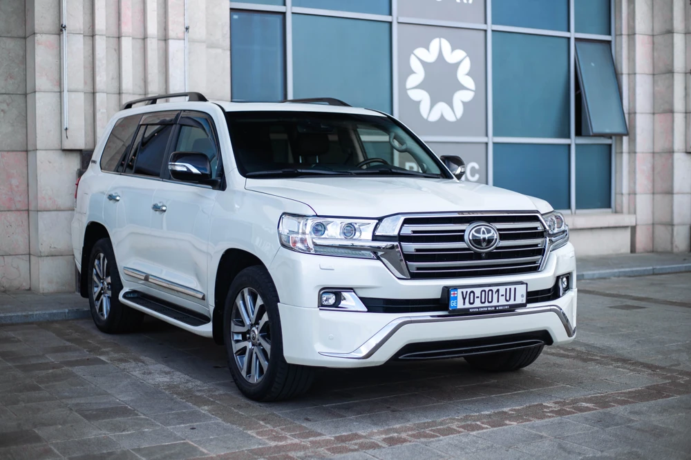 Toyota Land Cruiser 200 2018-6
