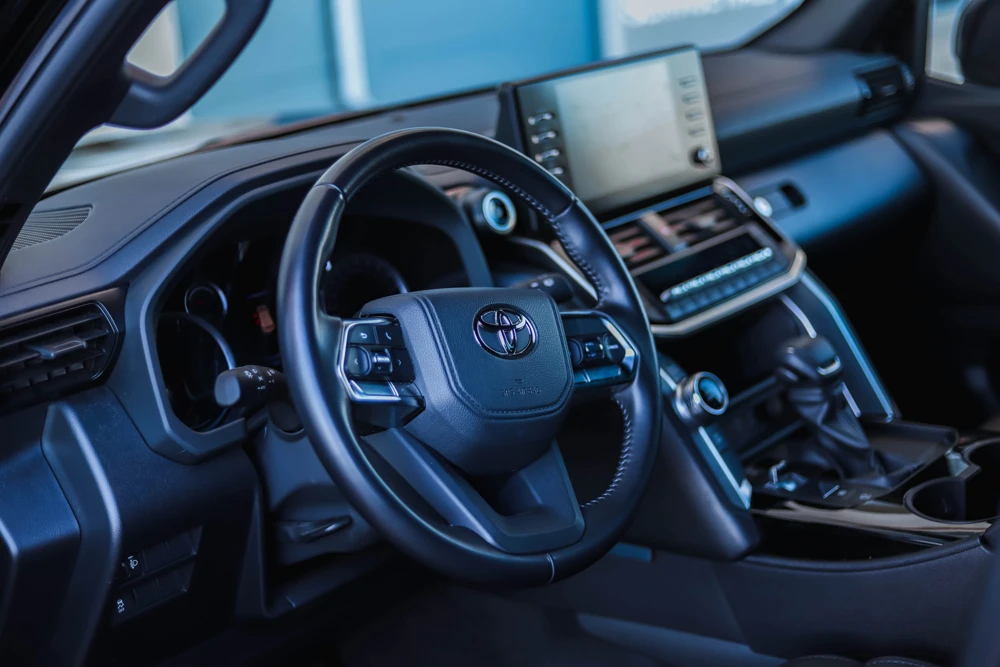 Toyota Land Cruiser 300 2022-1