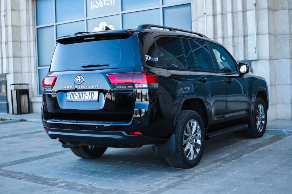 Toyota Land Cruiser 300 2022-1